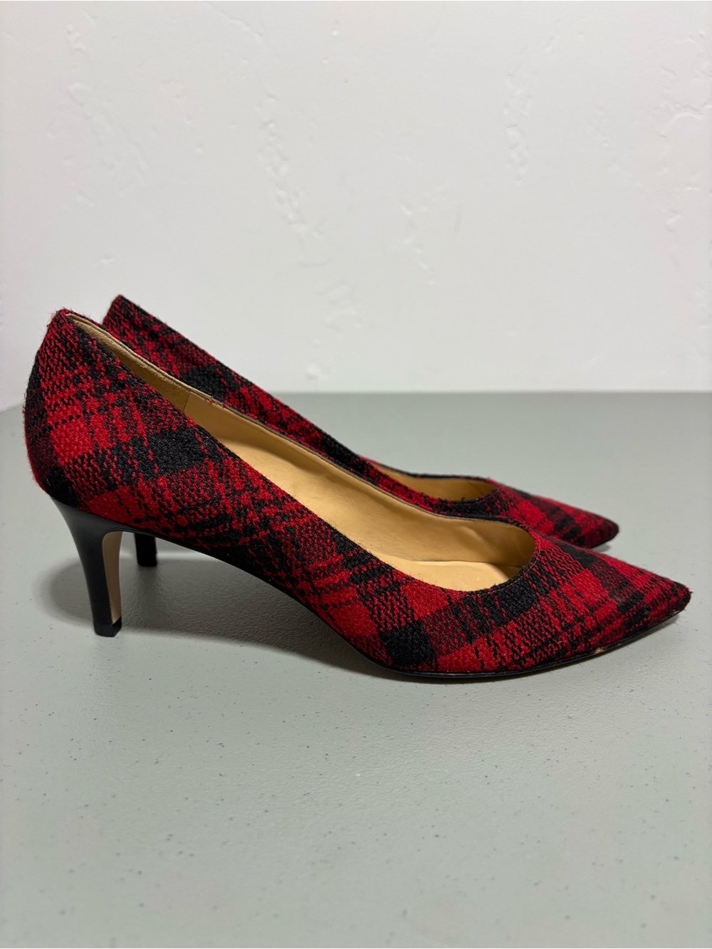 Talbots Women's 9.5M Pointed Toe Heels Red Black Fabric Plaid Holiday Christmas